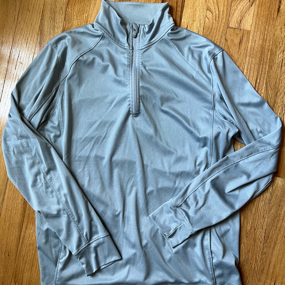 Men’s Vineyard Vines Performance Quarter Zip, Size M.